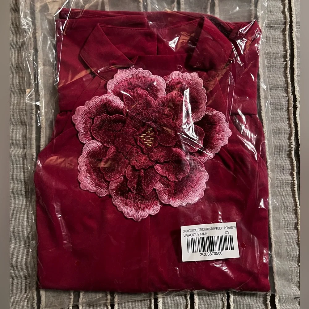Boston Proper So Chic Sleeveless Flower Top - Picture 5 of 7